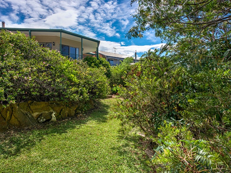 27 Queen Elizabeth Drive, Wentworth Falls NSW 2782