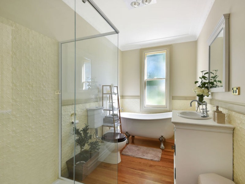 15 Daintrey Street, Wentworth Falls NSW 2782