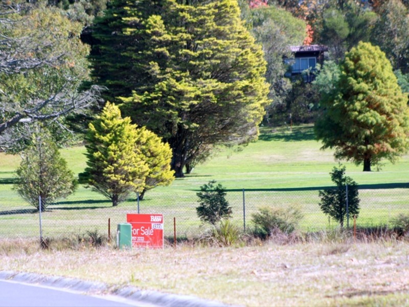 17 Chancery Lane, Wentworth Falls NSW 2782