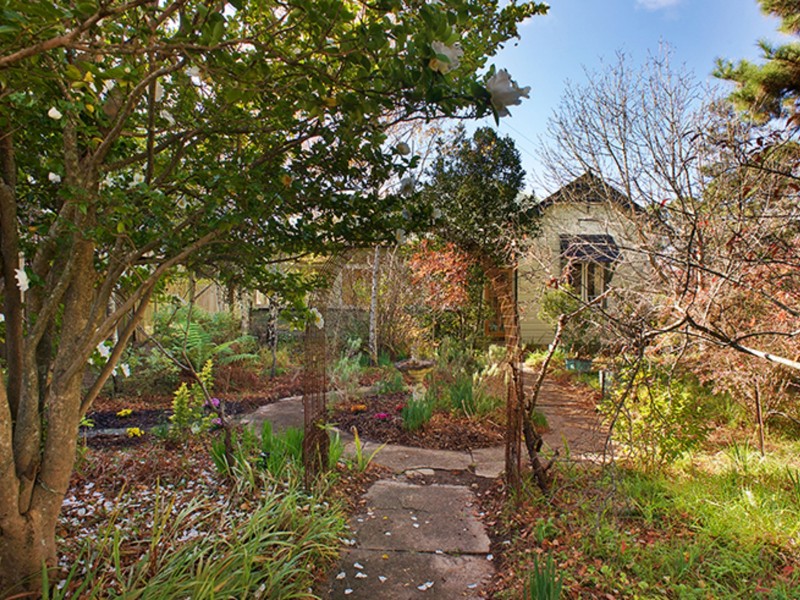 32 Pritchard Street, Wentworth Falls NSW 2782 Richardson & Wrench