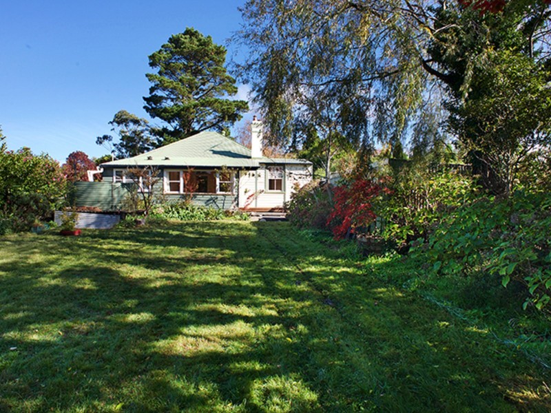 32 Pritchard Street, Wentworth Falls NSW 2782 Richardson & Wrench