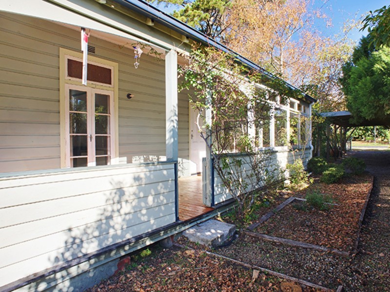32 Pritchard Street, Wentworth Falls NSW 2782 Richardson & Wrench