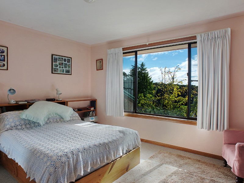 26 Sunnyside Avenue, Wentworth Falls NSW 2782