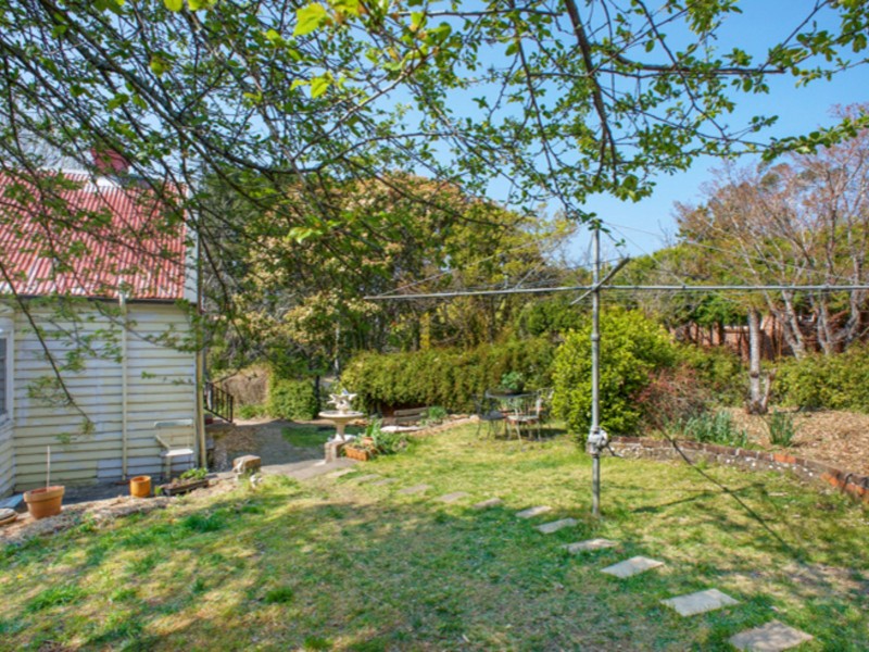 15 Cascade Street, Wentworth Falls NSW 2782