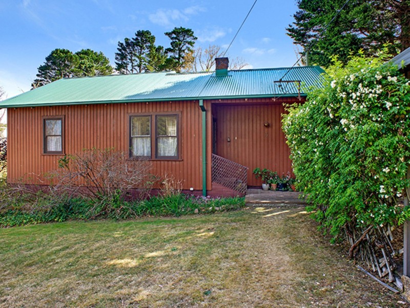 3 Bellevue Road, Wentworth Falls NSW 2782