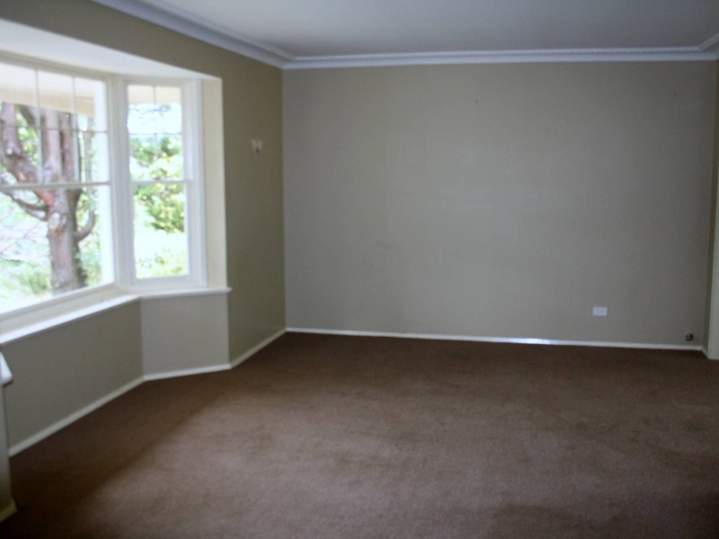 24 Yanko Avenue, Wentworth Falls NSW 2782