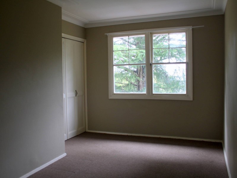 24 Yanko Avenue, Wentworth Falls NSW 2782