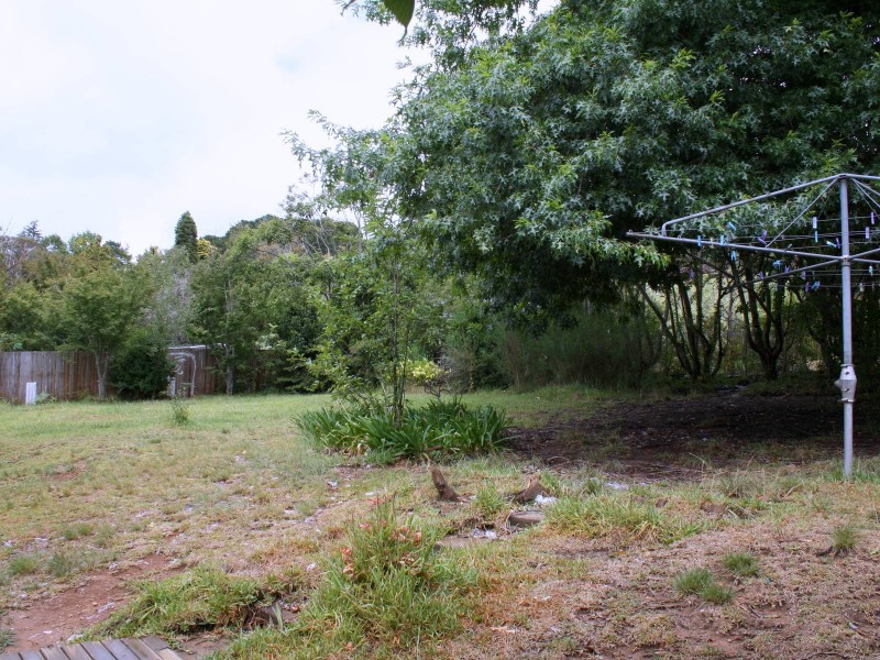 24 Yanko Avenue, Wentworth Falls NSW 2782