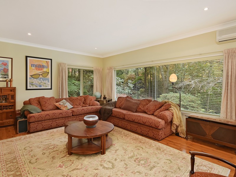 16 Myoori Avenue, Wentworth Falls NSW 2782