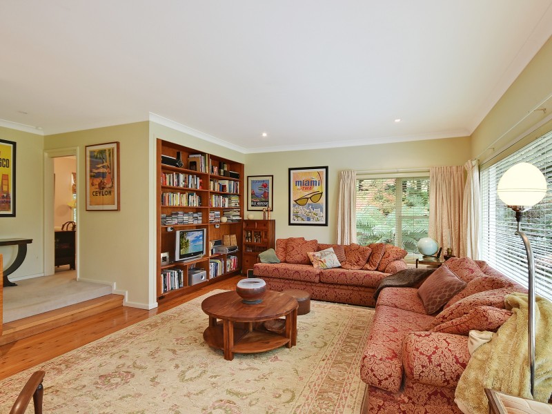 16 Myoori Avenue, Wentworth Falls NSW 2782