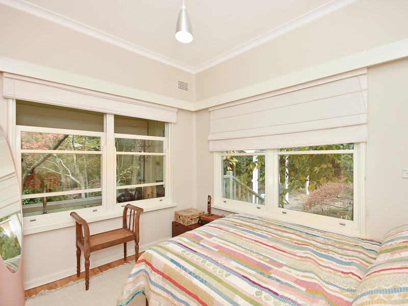 16 Myoori Avenue, Wentworth Falls NSW 2782