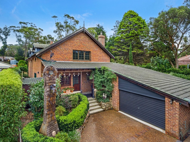 36 Canberra Street, Wentworth Falls NSW 2782
