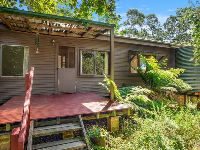 27 Toulon Avenue, Wentworth Falls NSW 2782