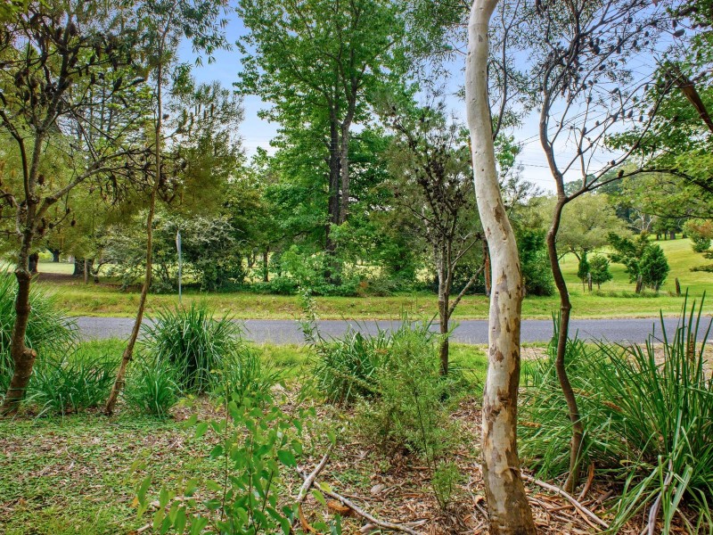 27 Toulon Avenue, Wentworth Falls NSW 2782