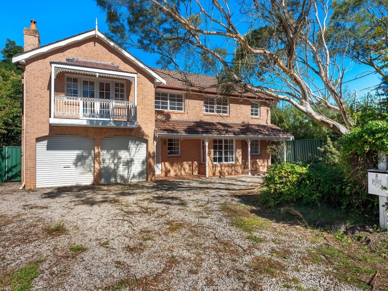 3 Maple Grove, Wentworth Falls NSW 2782