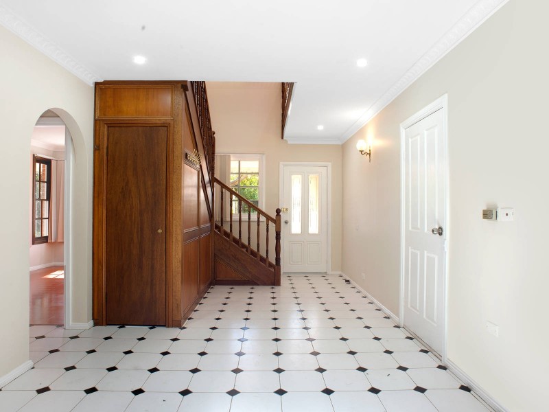 3 Maple Grove, Wentworth Falls NSW 2782