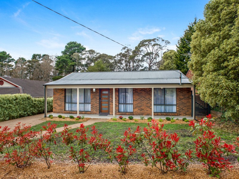 7 Canberra Street, Wentworth Falls NSW 2782