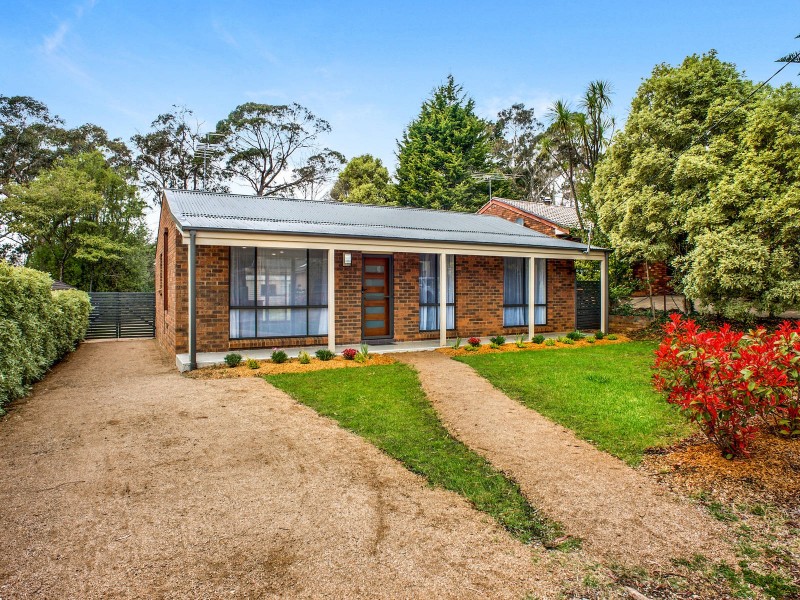 7 Canberra Street, Wentworth Falls NSW 2782