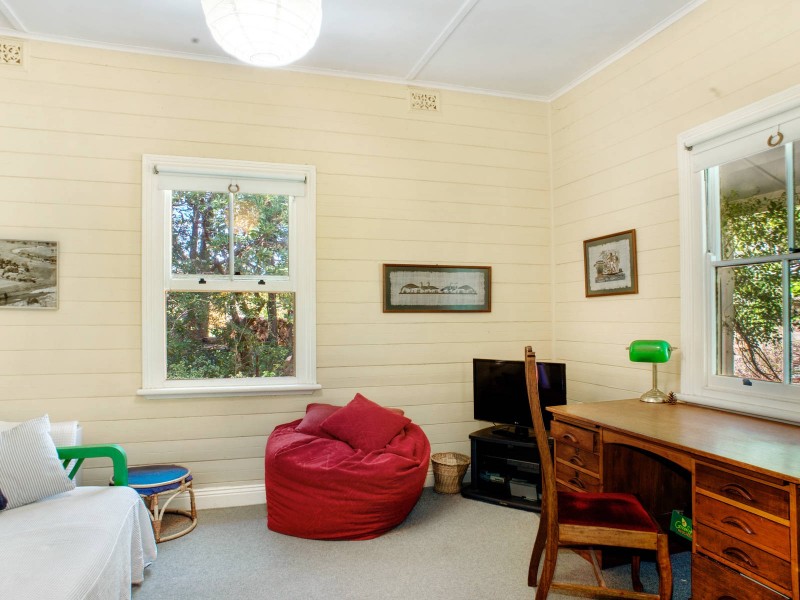 9-11 Walmer Crescent, Wentworth Falls NSW 2782