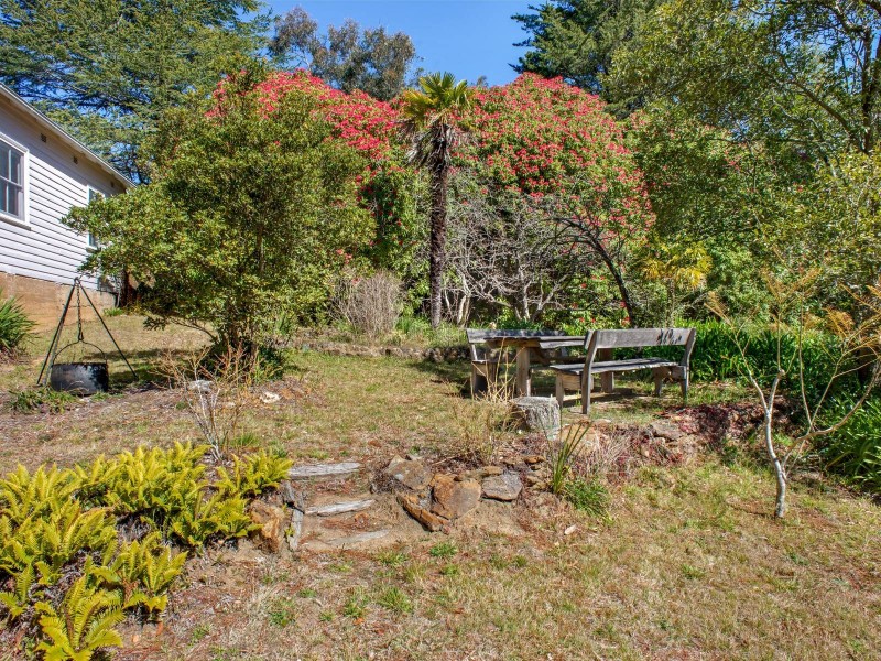 9-11 Walmer Crescent, Wentworth Falls NSW 2782