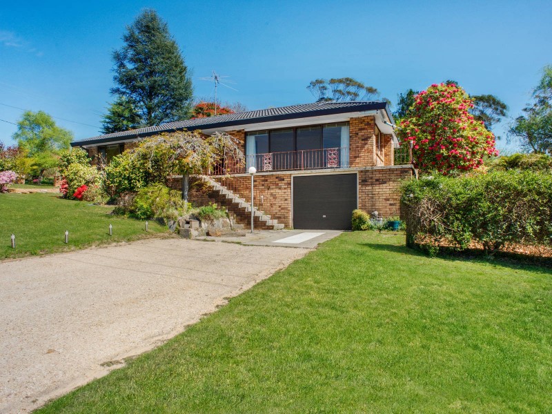 45 McLaughlin Avenue,, Wentworth Falls NSW 2782