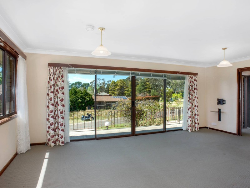 45 McLaughlin Avenue,, Wentworth Falls NSW 2782