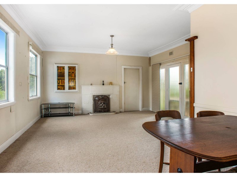 129 Tableland Road, Wentworth Falls NSW 2782