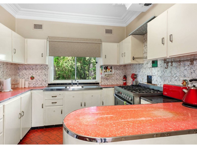 129 Tableland Road, Wentworth Falls NSW 2782