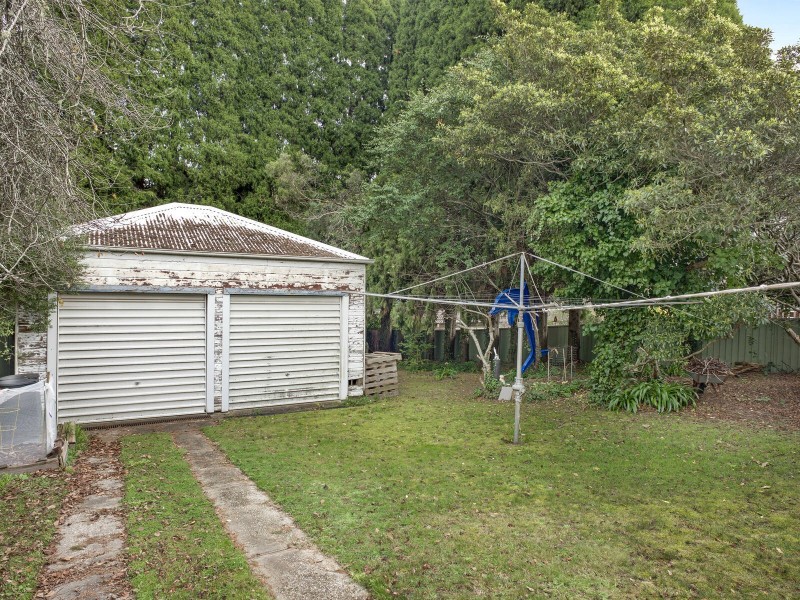 84 Blaxland Road, Wentworth Falls NSW 2782