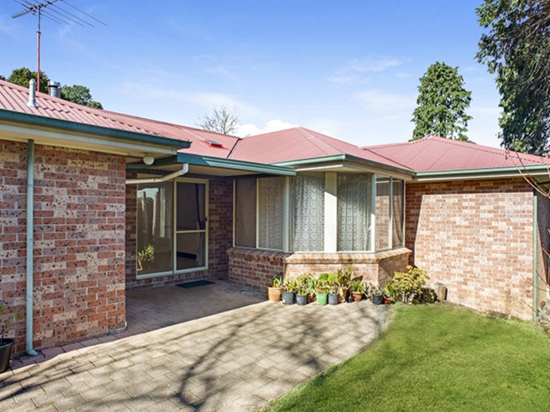 84 Dalrymple Avenue, Wentworth Falls NSW 2782