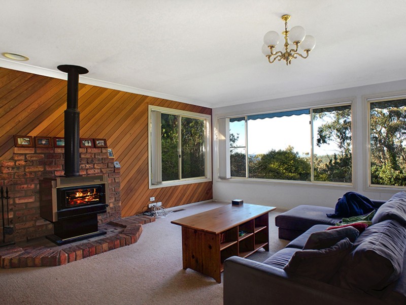 77 Bate Street, Wentworth Falls NSW 2782