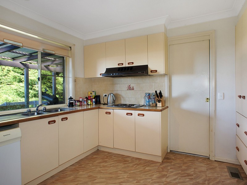 77 Bate Street, Wentworth Falls NSW 2782