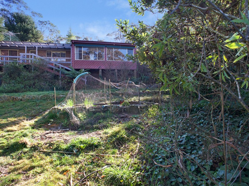 77 Bate Street, Wentworth Falls NSW 2782