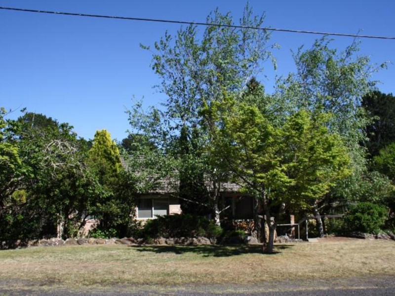 19 Dalrymple Avenue, Wentworth Falls NSW 2782