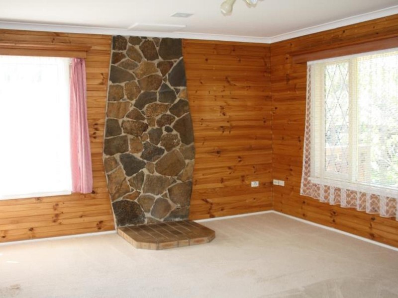 19 Dalrymple Avenue, Wentworth Falls NSW 2782