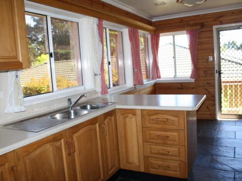 19 Dalrymple Avenue, Wentworth Falls NSW 2782