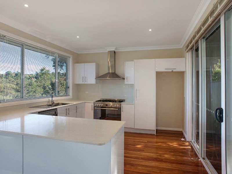 28 GLENVIEW ROAD, Wentworth Falls NSW 2782