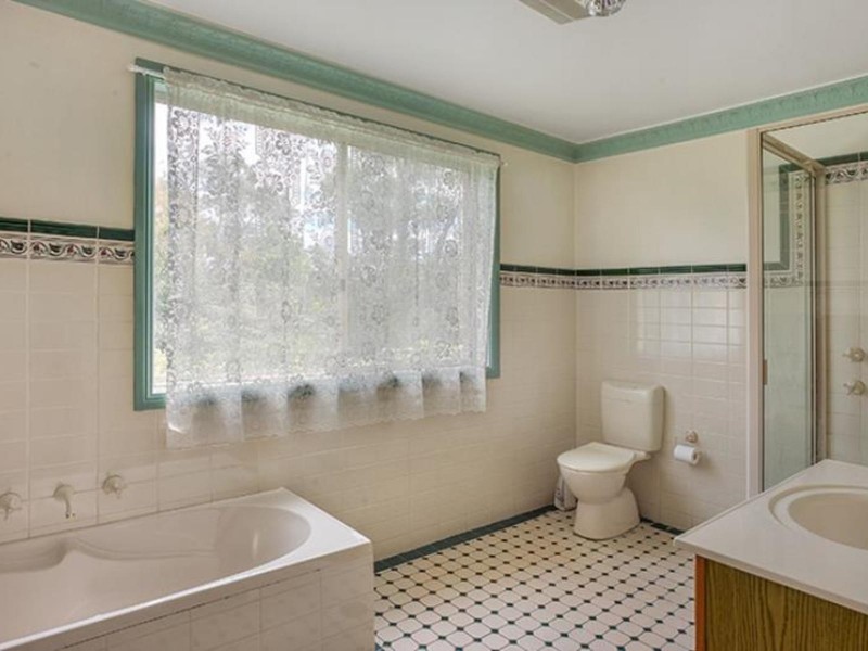 27 QUEEN ELIZABETH DRIVE, Wentworth Falls NSW 2782