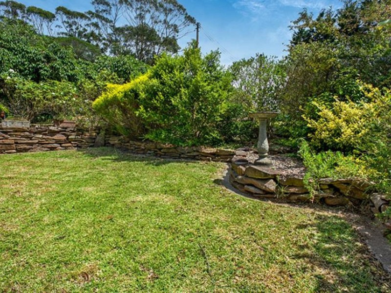 27 QUEEN ELIZABETH DRIVE, Wentworth Falls NSW 2782