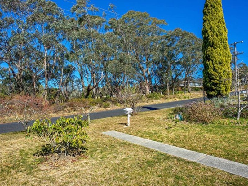 31 Beatty Road, Wentworth Falls NSW 2782