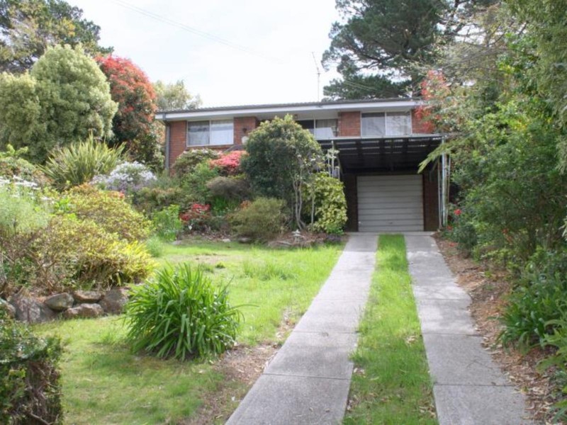 30 Flora Street, Wentworth Falls NSW 2782