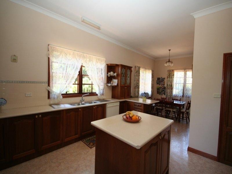 57 Ellsmore Rd, Bundanoon NSW 2578