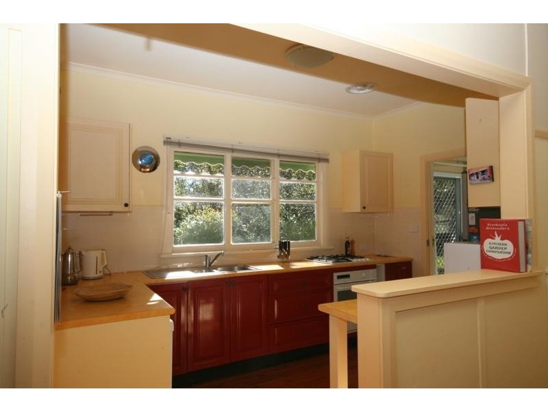 73 Railway Ave, Bundanoon NSW 2578