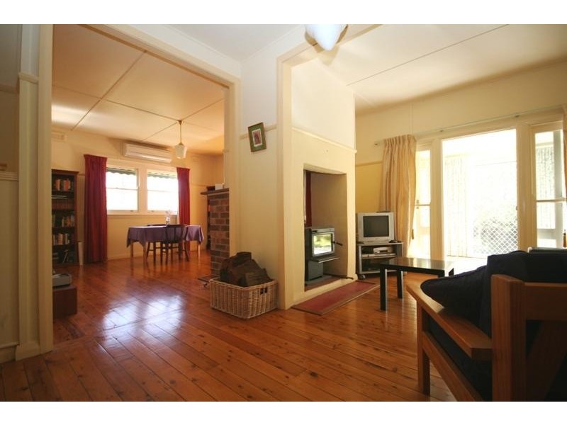 73 Railway Ave, Bundanoon NSW 2578