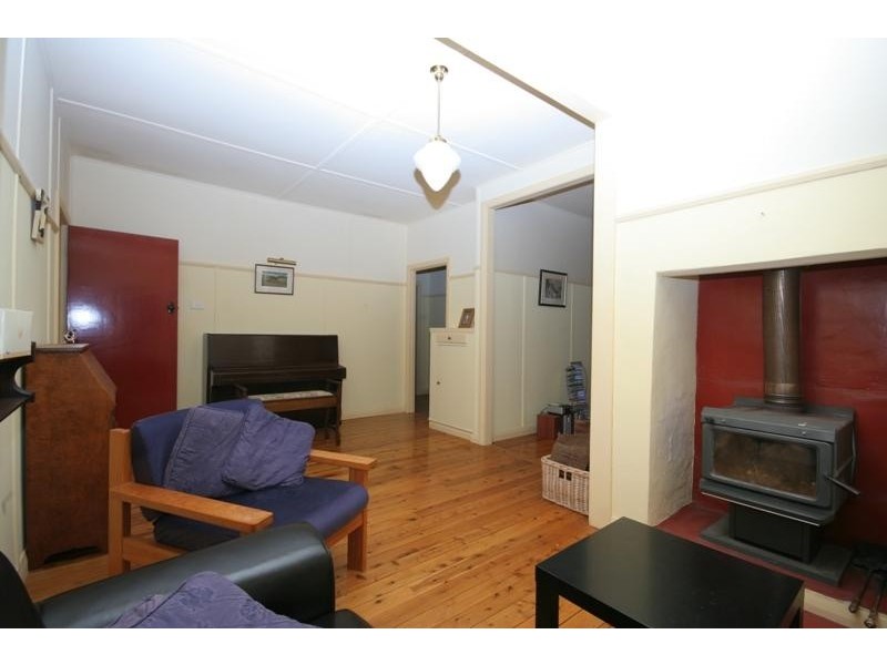 73 Railway Ave, Bundanoon NSW 2578