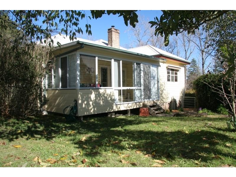 73 Railway Ave, Bundanoon NSW 2578