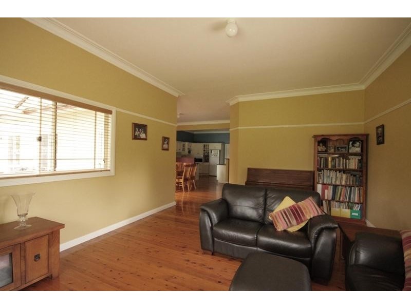 24 William St, Bundanoon NSW 2578