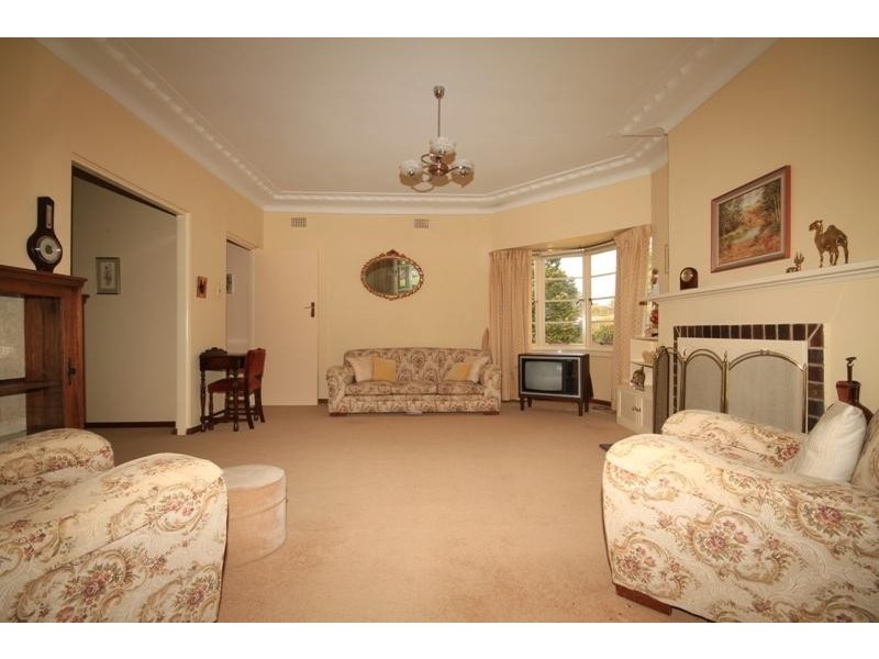 10 Hill St, Bundanoon NSW 2578