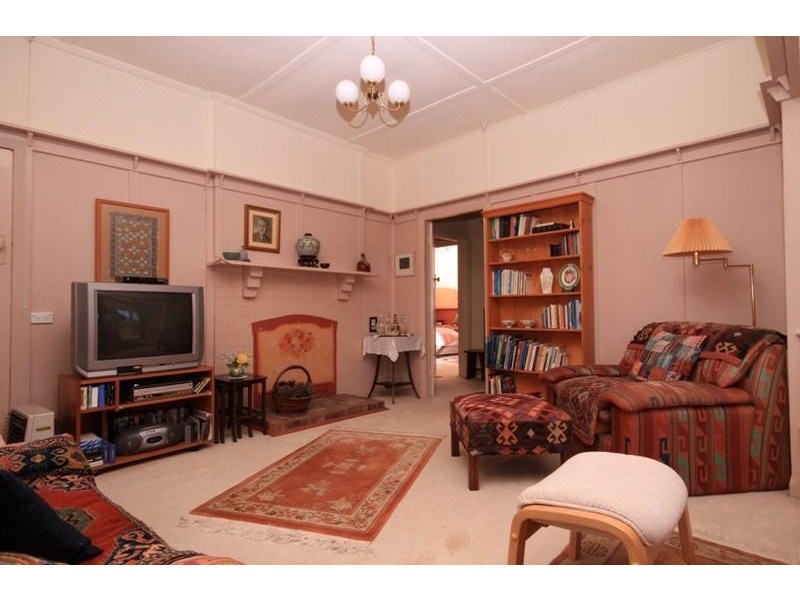 5 Barnett Ave, Bundanoon NSW 2578