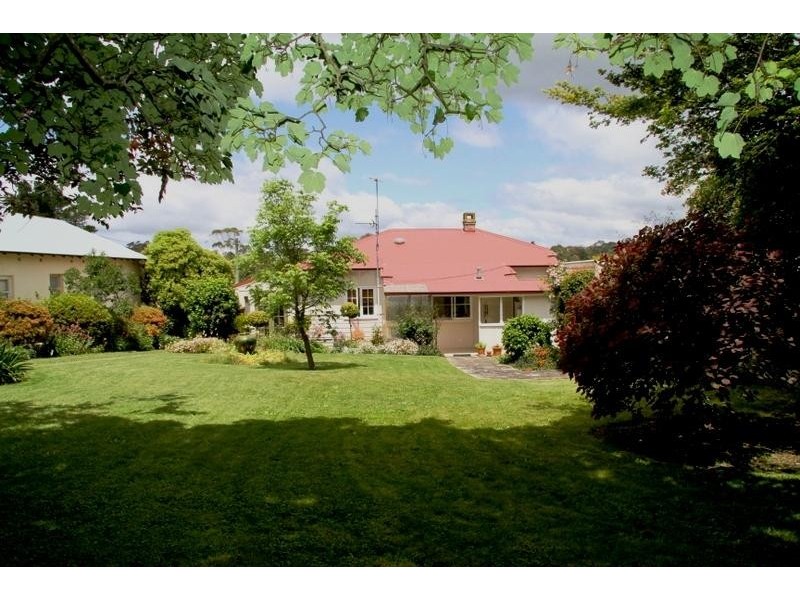 5 Barnett Ave, Bundanoon NSW 2578